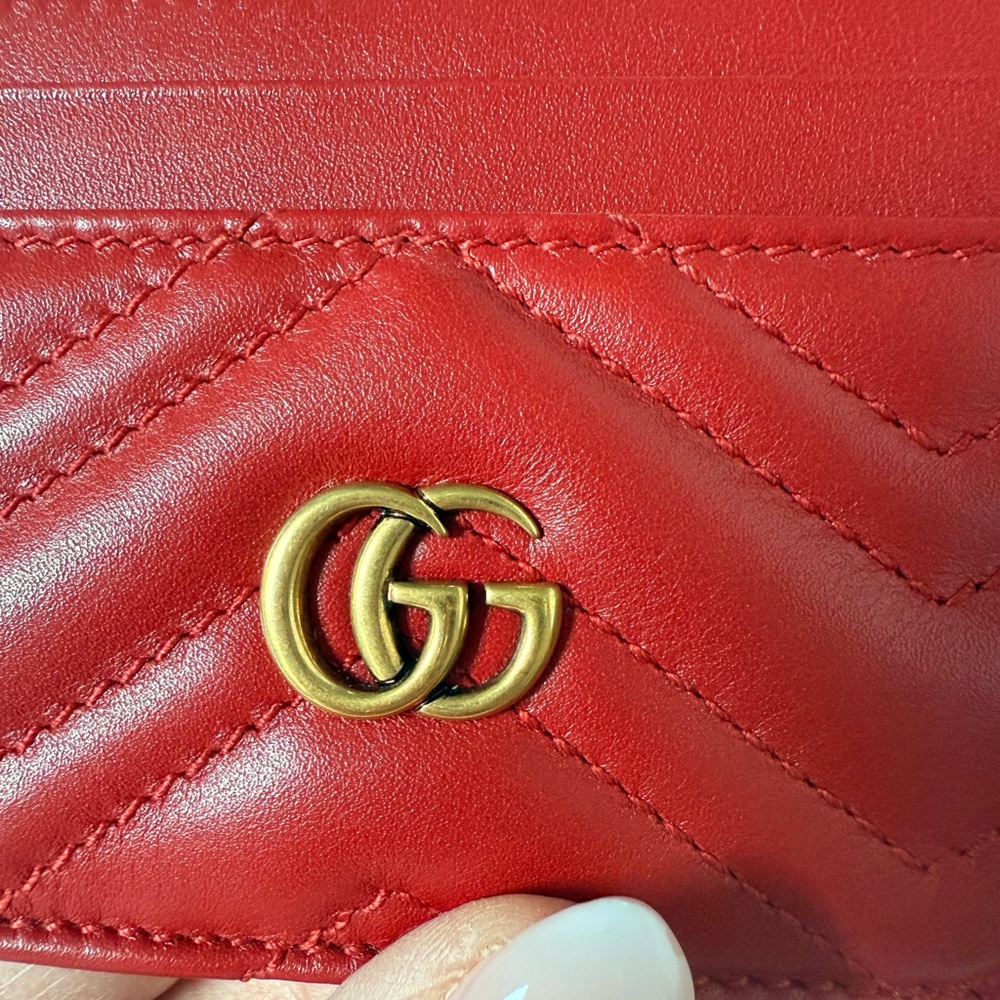 *LIKE NEW* Gucci Calfskin Matelasse GG Marmont Card Holder Hibiscus Red
